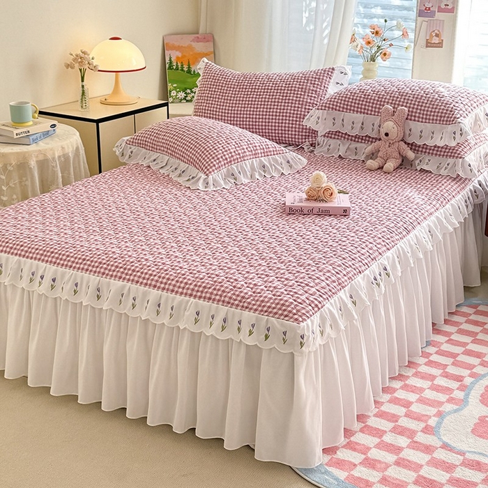 91家纺网 家纺一手货源 找家纺 金盛皇朝家纺 2025新款格子空间水洗棉床裙 格子空间- 烟熏豆沙