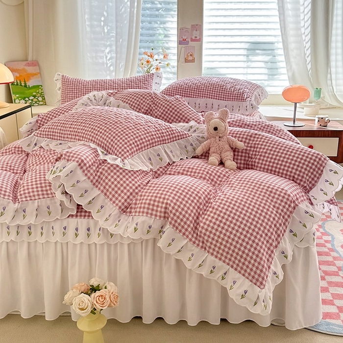 91家纺网 家纺一手货源 找家纺 金盛皇朝家纺 2025新款格子空间水洗棉床裙 格子空间- 烟熏豆沙