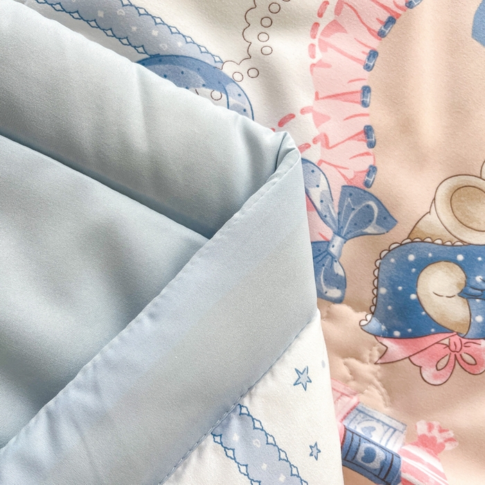 91家纺网 家纺一手货源 找家纺 爱宝被业 2025新款亲肤棉印花100%新疆棉花夏被空调被 啵啵熊