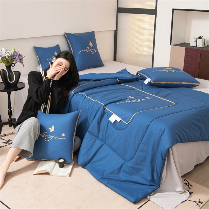 91家纺网 家纺一手货源 找家纺 照世家纺 2025新款柔软透气全棉抱枕被-蝶影 蝶影-孔雀蓝