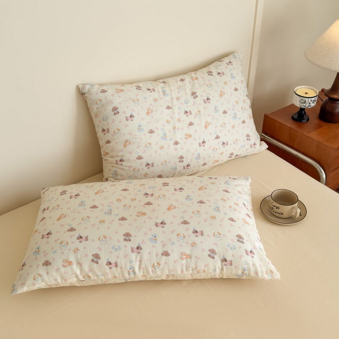 91家纺网 家纺一手货源 找家纺 亿梵家居 2025新款A类母婴级有氧全棉纯棉双层纱纯棉印花四件套-床拍图 卡通乐园-米