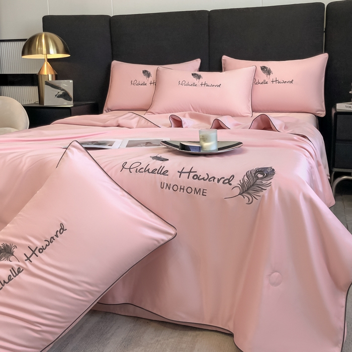 91家纺网 家纺一手货源 找家纺 吾诺 2025 双拼及羽毛刺绣夏被四件套绣花夏被水洗天丝夏被水洗真丝夏凉被空调被 羽毛-豆沙