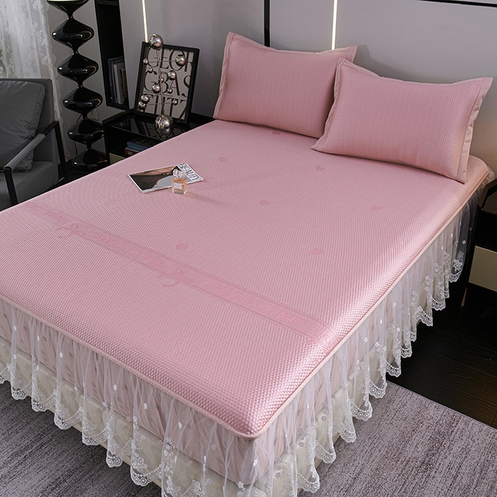 91家纺网 家纺一手货源 找家纺 （总）青雅席业2025新款7A抗菌母婴级乙纶PE刺绣凉感丝床笠花边款