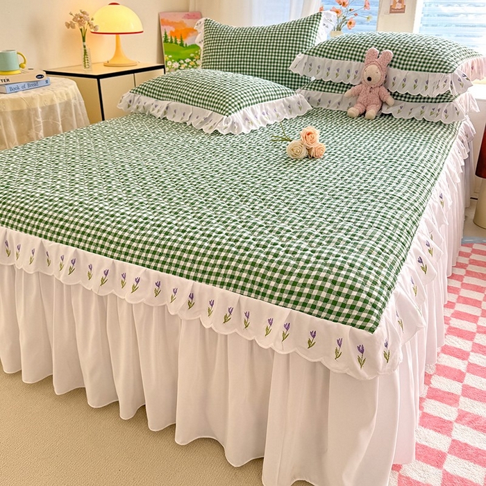 91家纺网 家纺一手货源 找家纺 金盛皇朝家纺 2025新款格子空间水洗棉床裙 格子空间-牛油果绿