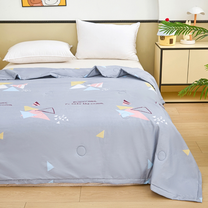 91家纺网 家纺一手货源 找家纺 侨鑫 2025新款亲肤水洗棉夏被宽边 卡思图