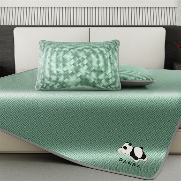 91家纺网 家纺一手货源 找家纺 鑫姿 2025新款5A抗菌A类冰丝凉席-饼干花熊猫款 床笠-熊猫-绿色
