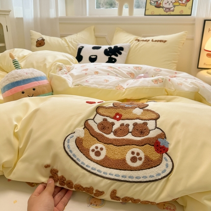 91家纺网 家纺一手货源 找家纺 （总）韩巢家纺 2025新款云朵棉印花毛巾绣四件套（提供买家秀）