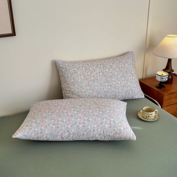 91家纺网 家纺一手货源 找家纺 亿梵家居 2025新款A类母婴级有氧全棉纯棉双层纱纯棉印花四件套-床拍图 莉雅-绿