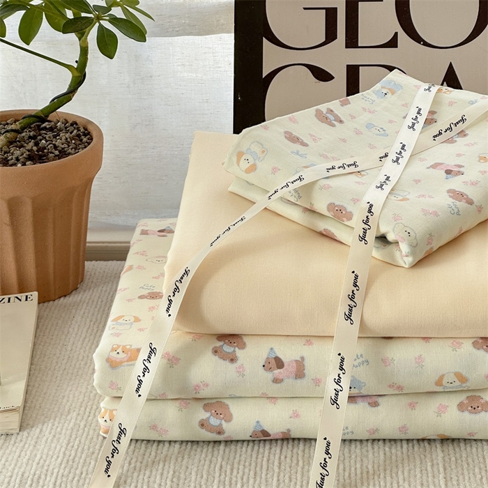 91家纺网 家纺一手货源 找家纺 亿梵家居 2025新款A类母婴级有氧全棉纯棉双层纱纯棉印花四件套-叠拍图 卡通乐园-米