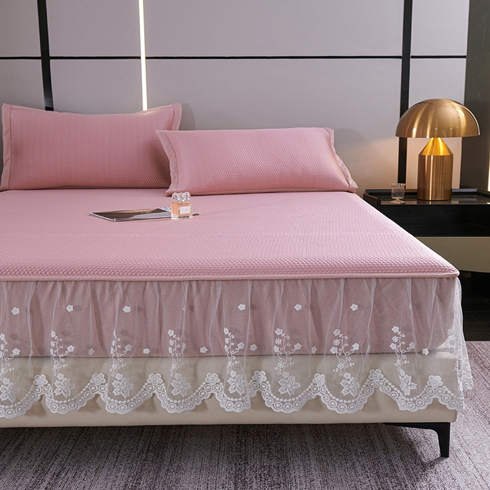 91家纺网 家纺一手货源 找家纺 青雅席业 2025新款7A抗菌母婴级纯乙纶PE刺绣凉感丝豆豆席 床笠花边款 爱心蝴蝶结-粉