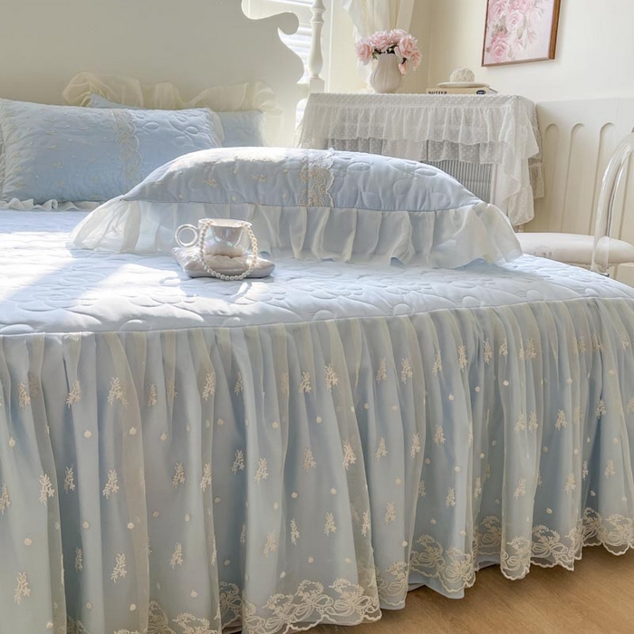 91家纺网 家纺一手货源 找家纺 2025新款韩式蕾丝丝光棉夹棉床裙-蜜芙 蜜芙-浅蓝