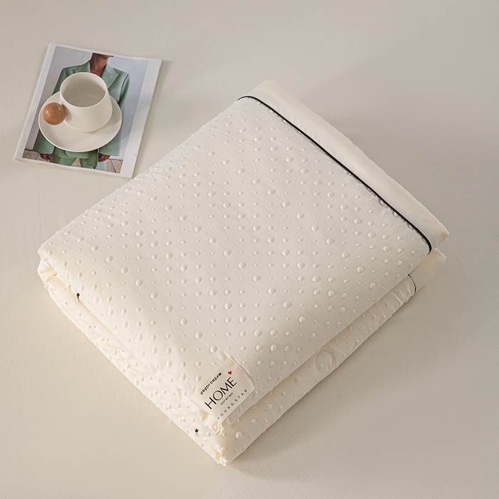 91家纺网 家纺一手货源 找家纺 （总）吾诺 2025 凉豆豆针织棉双层纱夏被四件套水洗棉夏凉被空调被