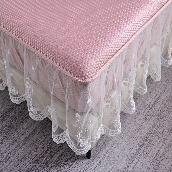 91家纺网 家纺一手货源 找家纺 青雅席业 2025新款7A抗菌母婴级纯乙纶PE刺绣凉感丝豆豆席 床笠花边款 爱心蝴蝶结-粉