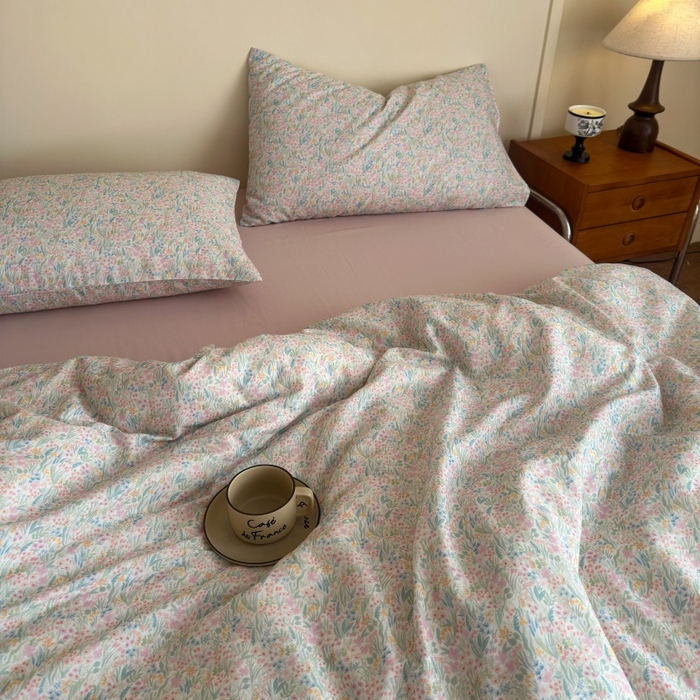 91家纺网 家纺一手货源 找家纺 亿梵家居 2025新款A类母婴级有氧全棉纯棉双层纱纯棉印花四件套-床拍图 蕾拉花园