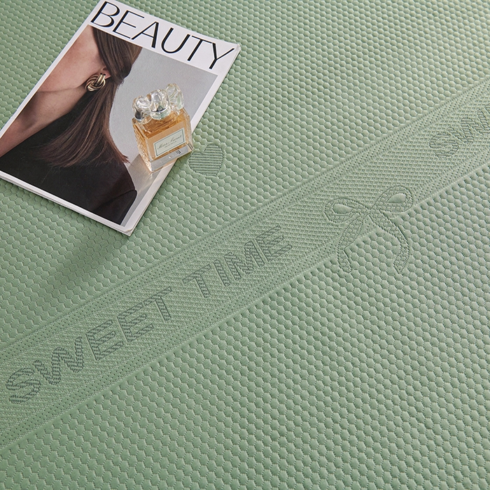 91家纺网 家纺一手货源 找家纺 青雅席业 2025新款7A抗菌母婴级纯乙纶PE刺绣凉感丝豆豆席 床笠花边款 爱心蝴蝶结-水绿