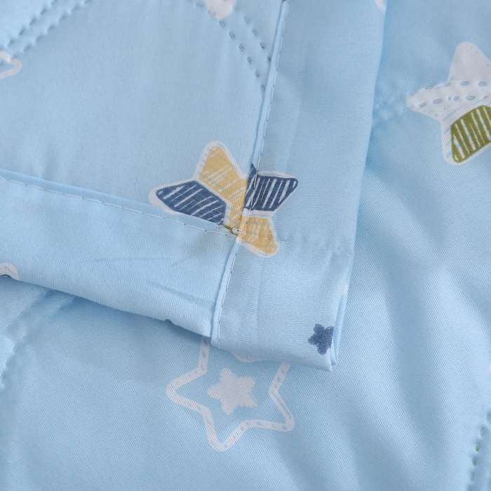 91家纺网 家纺一手货源 找家纺 被多多被业  2025新款清新印花亲肤绒超声波工艺夏凉被 梦幻星空