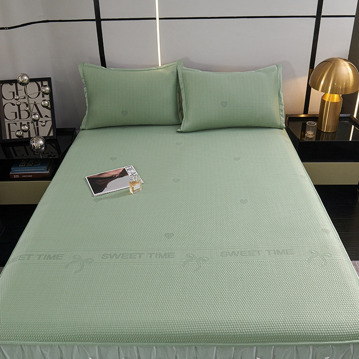 91家纺网 家纺一手货源 找家纺 青雅席业 2025新款7A抗菌母婴级纯乙纶PE刺绣凉感丝豆豆席 床笠花边款 爱心蝴蝶结-水绿