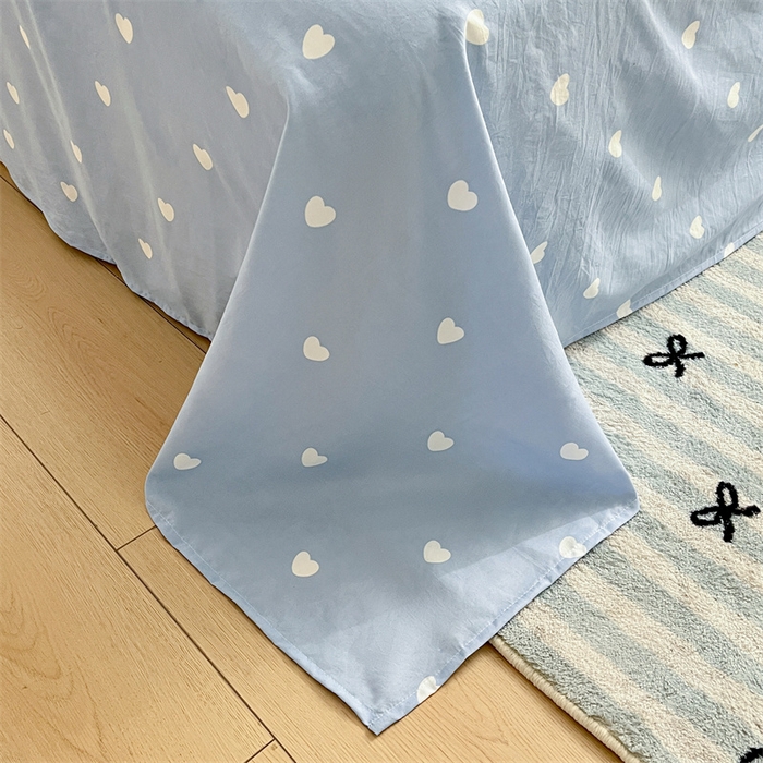 91家纺网 家纺一手货源 找家纺 盛秋家纺 2025新款水洗棉印花四件套-卡通系列 甜心猫+蓝爱心