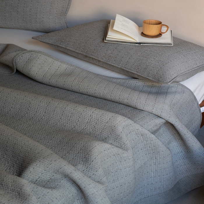 91家纺网 家纺一手货源 找家纺 （总）璞素2025新款全棉色织三层纱床盖三件套-摩卡