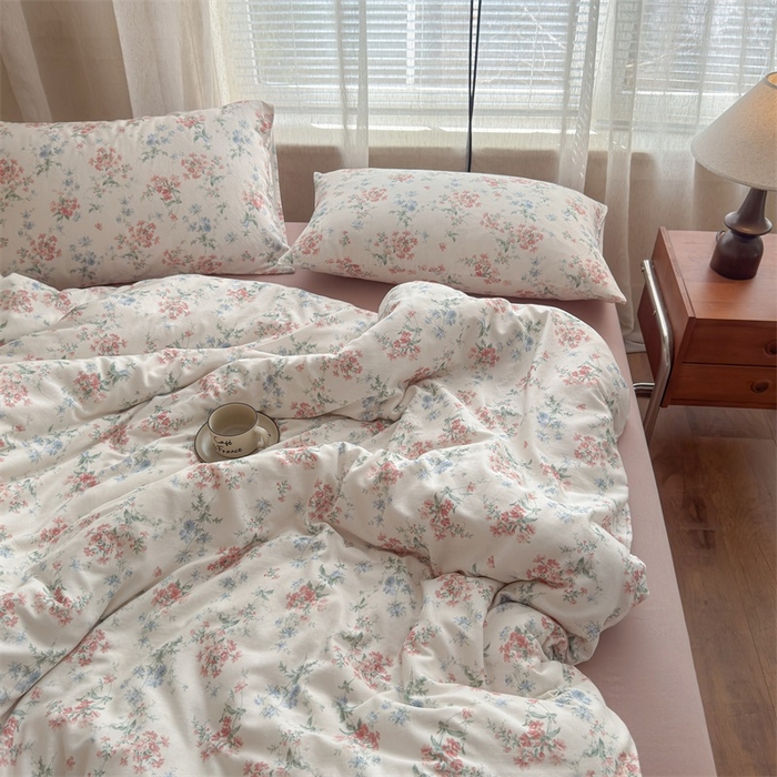 91家纺网 家纺一手货源 找家纺 亿梵家居 2025新款A类母婴级有氧全棉纯棉双层纱纯棉印花四件套-床拍图 芳若-米