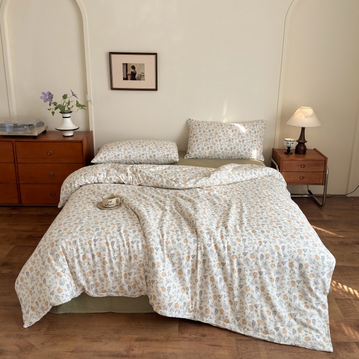 91家纺网 家纺一手货源 找家纺 亿梵家居 2025新款A类母婴级有氧全棉纯棉双层纱纯棉印花四件套-床拍图 秋日小浆果-米黄