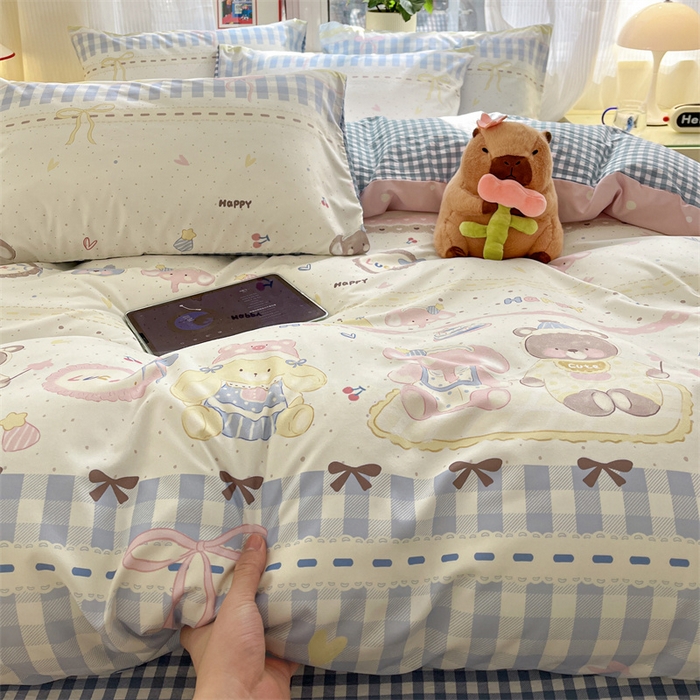 91家纺网 家纺一手货源 找家纺 盛秋家纺 2025新款卡通单被套 开心派对+蓝小格