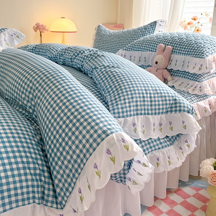 91家纺网 家纺一手货源 找家纺 金盛皇朝家纺 2025新款格子空间水洗棉床裙 格子空间-爱丽丝蓝