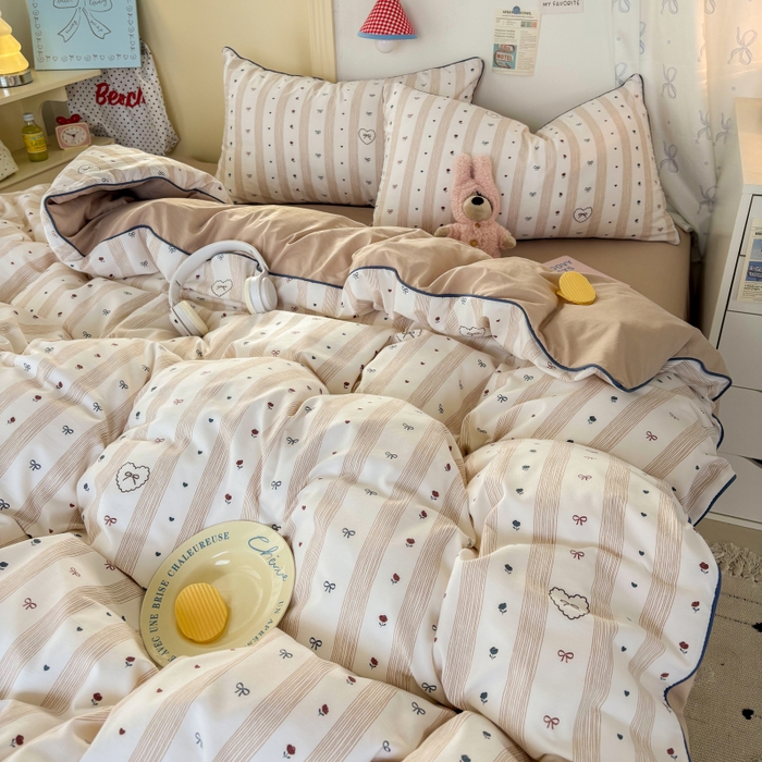 91家纺网 家纺一手货源 找家纺 潮邦创意家居 2025新款云柔棉立体嵌绳款小清新四件套 浅调爱纹