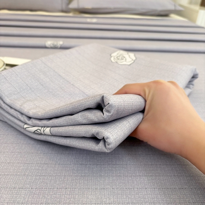 91家纺网 家纺一手货源 找家纺 伊而梦蚊帐 2025新款A类老粗布抗菌床单 玫瑰线-灰