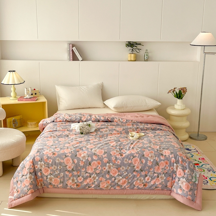 91家纺网 家纺一手货源 找家纺 爱宝被业 2025新款亲肤棉印花100%新疆棉花夏被空调被 云梦花都