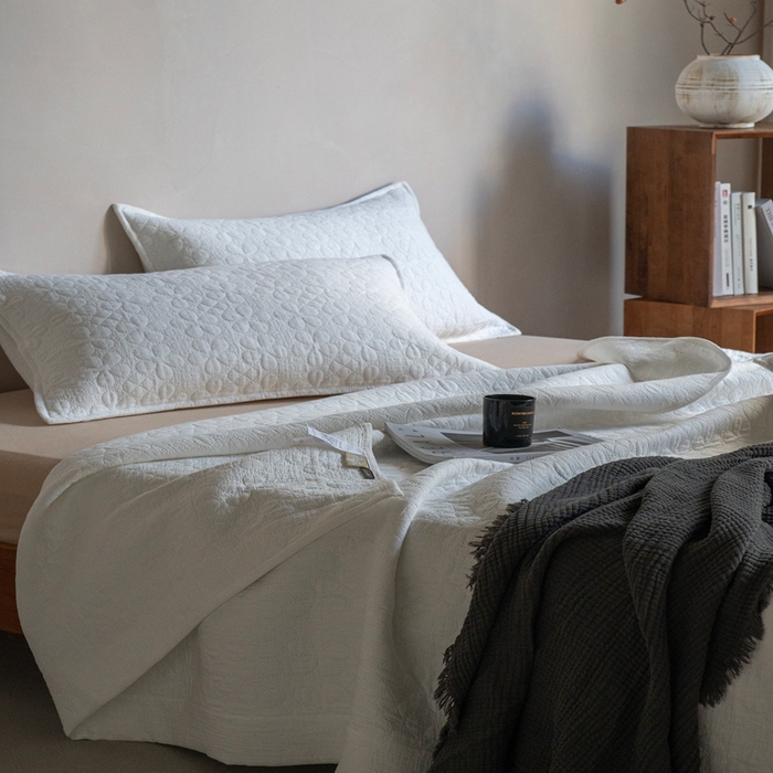 91家纺网 家纺一手货源 找家纺 璞素2025新款全棉色织三层纱床盖三件套-落雪 落雪白