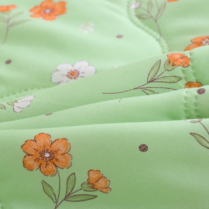 91家纺网 家纺一手货源 找家纺 被多多被业  2025新款清新印花亲肤绒超声波工艺夏凉被 春意盎然