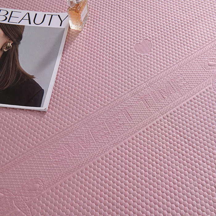 91家纺网 家纺一手货源 找家纺 青雅席业 2025新款7A抗菌母婴级纯乙纶PE刺绣凉感丝豆豆席 床笠花边款 爱心蝴蝶结-粉