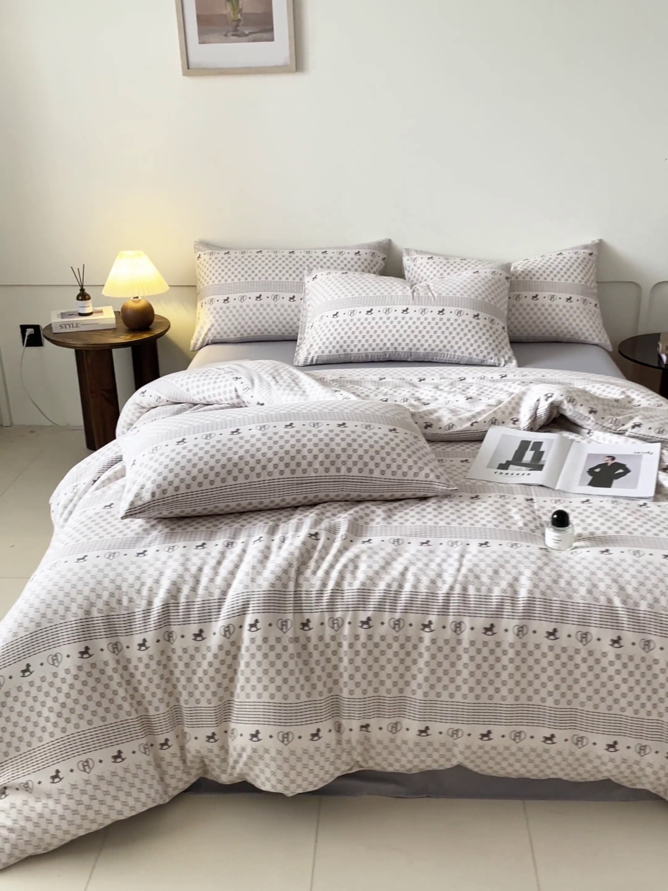 91家纺网 家纺一手货源 找家纺 诺梵家纺 2025新款有氧双层纱印花四件套 小马宝丽