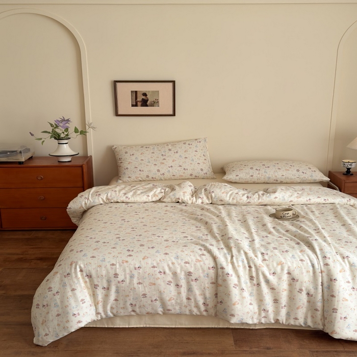 91家纺网 家纺一手货源 找家纺 亿梵家居 2025新款A类母婴级有氧全棉纯棉双层纱纯棉印花四件套-床拍图 卡通乐园-米