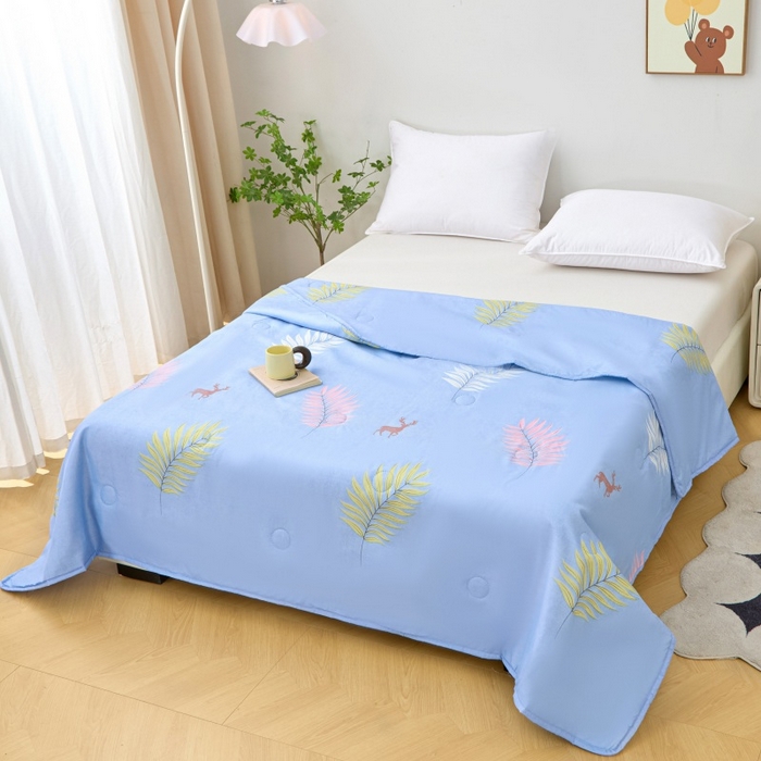 91家纺网 家纺一手货源 找家纺 2025新款亲肤绒礼品夏被窄边 心悦蓝