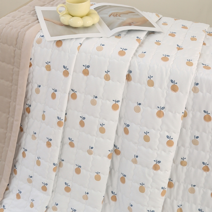 91家纺网 家纺一手货源 找家纺 被多多被业  2025新款小清新印花小竺棉多针绗绣夏凉被 樱桃咖色