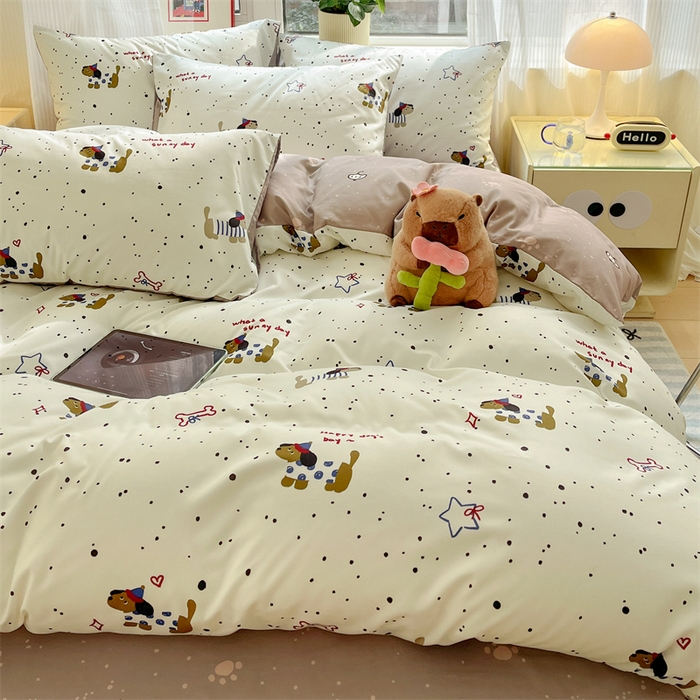 91家纺网 家纺一手货源 找家纺 盛秋家纺 2025新款水洗棉印花四件套-卡通系列 腊肠狗+猫爪