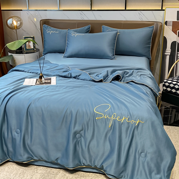 91家纺网 家纺一手货源 找家纺 吾诺 2025 字母刺绣水洗天丝夏被四件套水洗真丝夏凉被空调被绣花夏被 字母静谧蓝