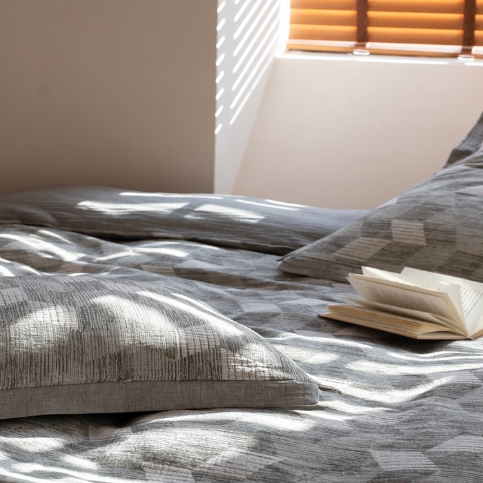 91家纺网 家纺一手货源 找家纺 璞素2025新款全棉色织三层纱四件套 灰色