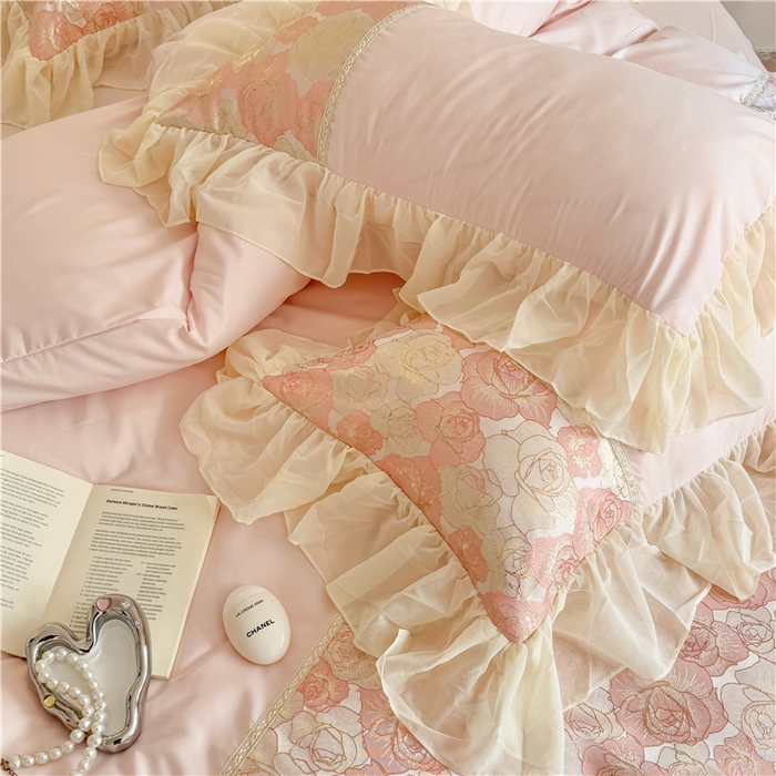 91家纺网 家纺一手货源 找家纺 富盛 2025新款水洗亲肤棉浮雕提花公主风四件套 月光恋人-粉