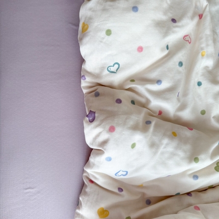 91家纺网 家纺一手货源 找家纺 亿梵家居 2025新款A类母婴级有氧全棉纯棉双层纱纯棉印花四件套-床拍图 彩虹糖