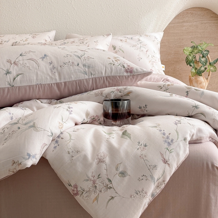 91家纺网 家纺一手货源 找家纺 慕晨 2025新款全棉双层纱四件套莱赛尔夏被莱赛尔夏被四件套天丝夏凉被直播 云绣梦静-粉