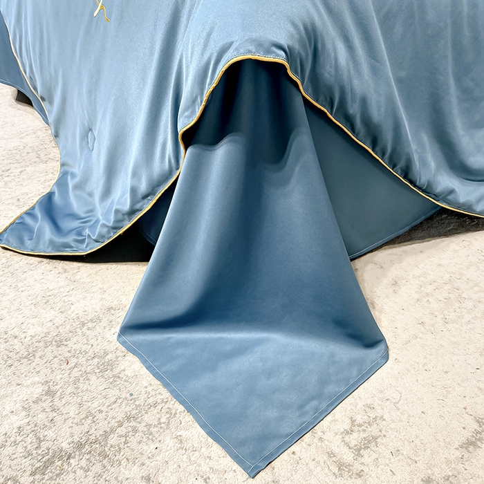 91家纺网 家纺一手货源 找家纺 吾诺 2025 字母刺绣水洗天丝夏被四件套水洗真丝夏凉被空调被绣花夏被 字母静谧蓝