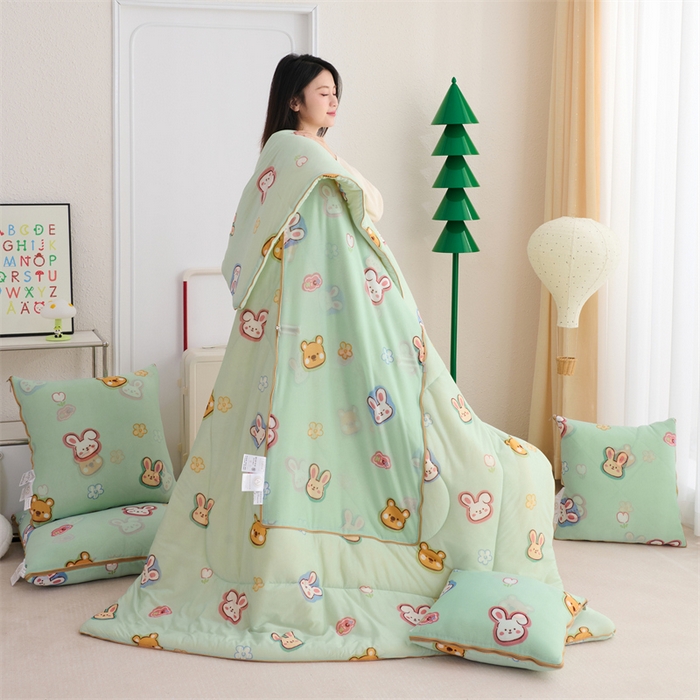 91家纺网 家纺一手货源 找家纺 照世 2025新款凉感丝印花抱枕被 圈圈兔