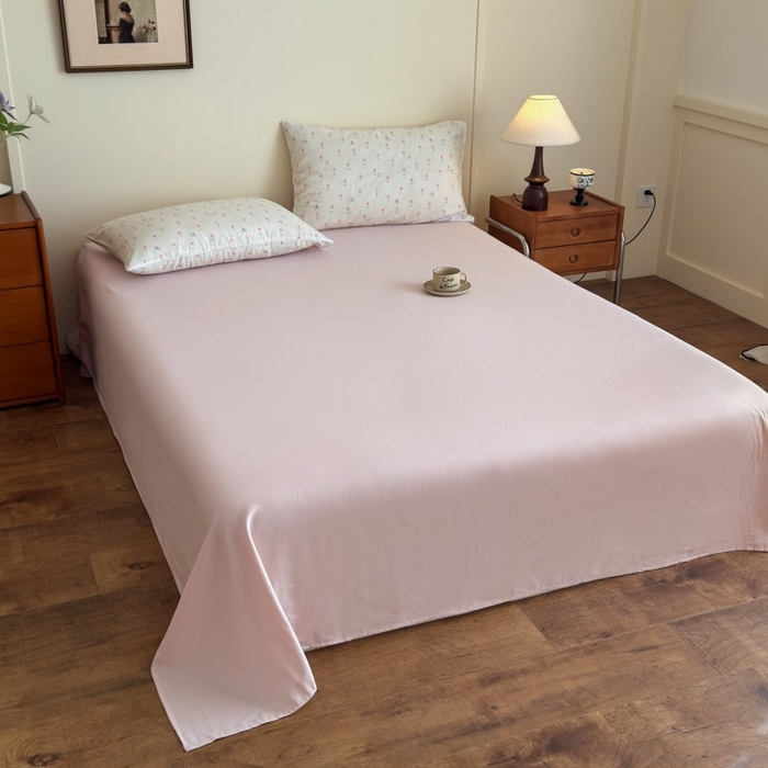 91家纺网 家纺一手货源 找家纺 亿梵家居 2025新款A类母婴级有氧全棉纯棉双层纱纯棉印花四件套-床拍图 朵拉-粉