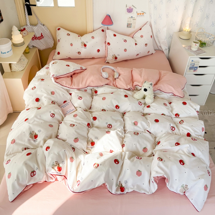 91家纺网 家纺一手货源 找家纺 潮邦创意家居 2025新款云柔棉立体嵌绳款小清新四件套 萌莓趣意