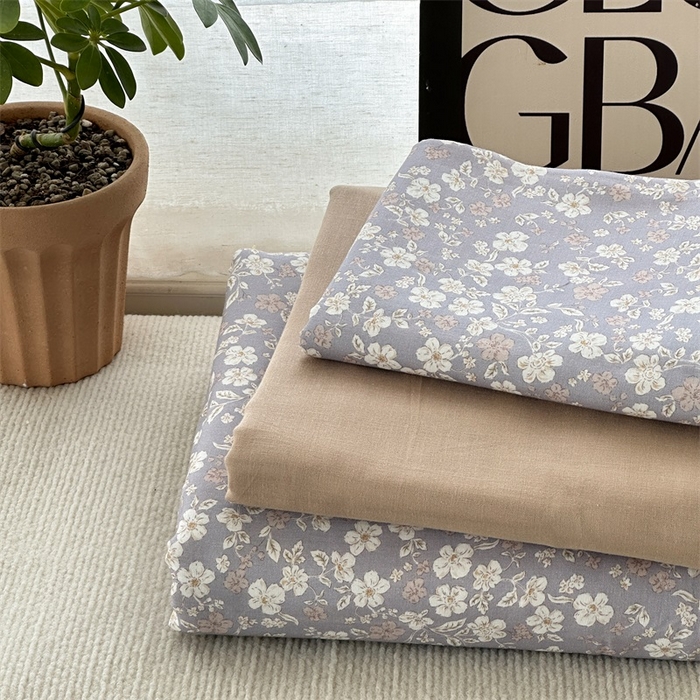 91家纺网 家纺一手货源 找家纺 亿梵家居 2025新款A类母婴级有氧全棉纯棉双层纱纯棉印花四件套-叠拍图 弗拉-灰