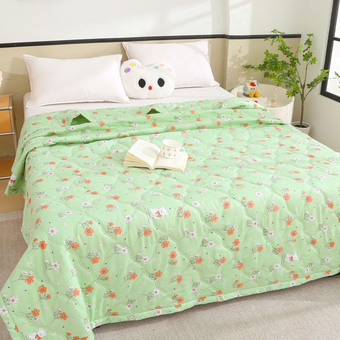 91家纺网 家纺一手货源 找家纺 被多多被业  2025新款清新印花亲肤绒超声波工艺夏凉被 春意盎然