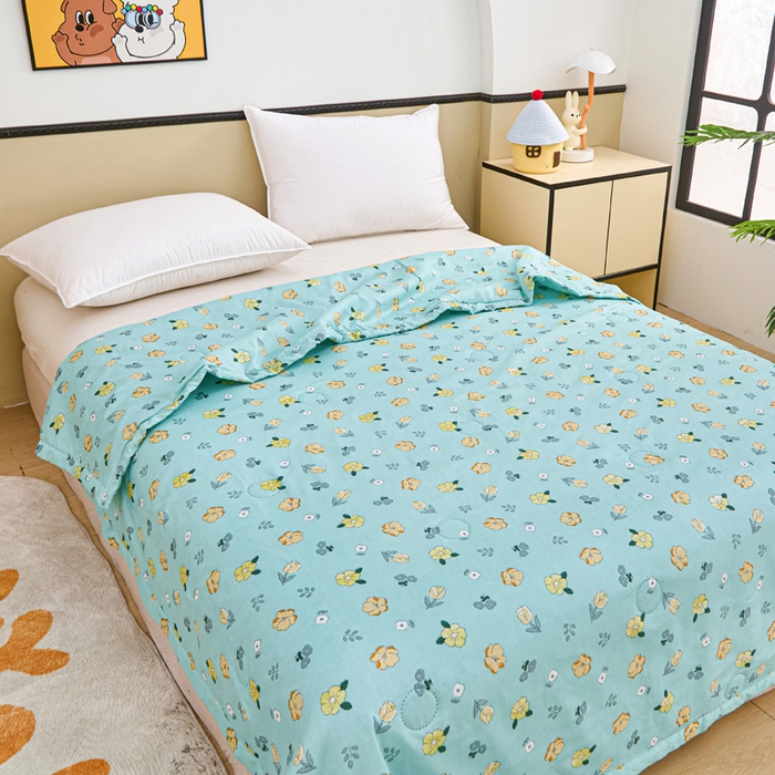 91家纺网 家纺一手货源 找家纺 侨鑫 2025新款亲肤水洗棉夏被宽边 蓝韵花田